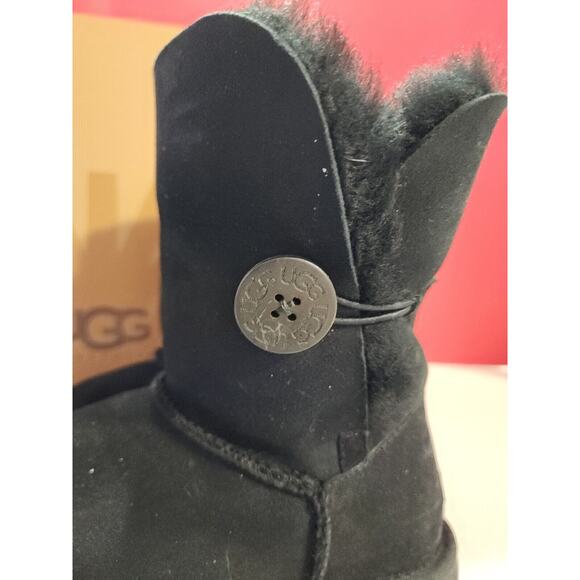 UGG Women Bailey Button Bling Black Boots Size 7 Sheepskin Shearling S/N 5803 - Picture 7 of 13